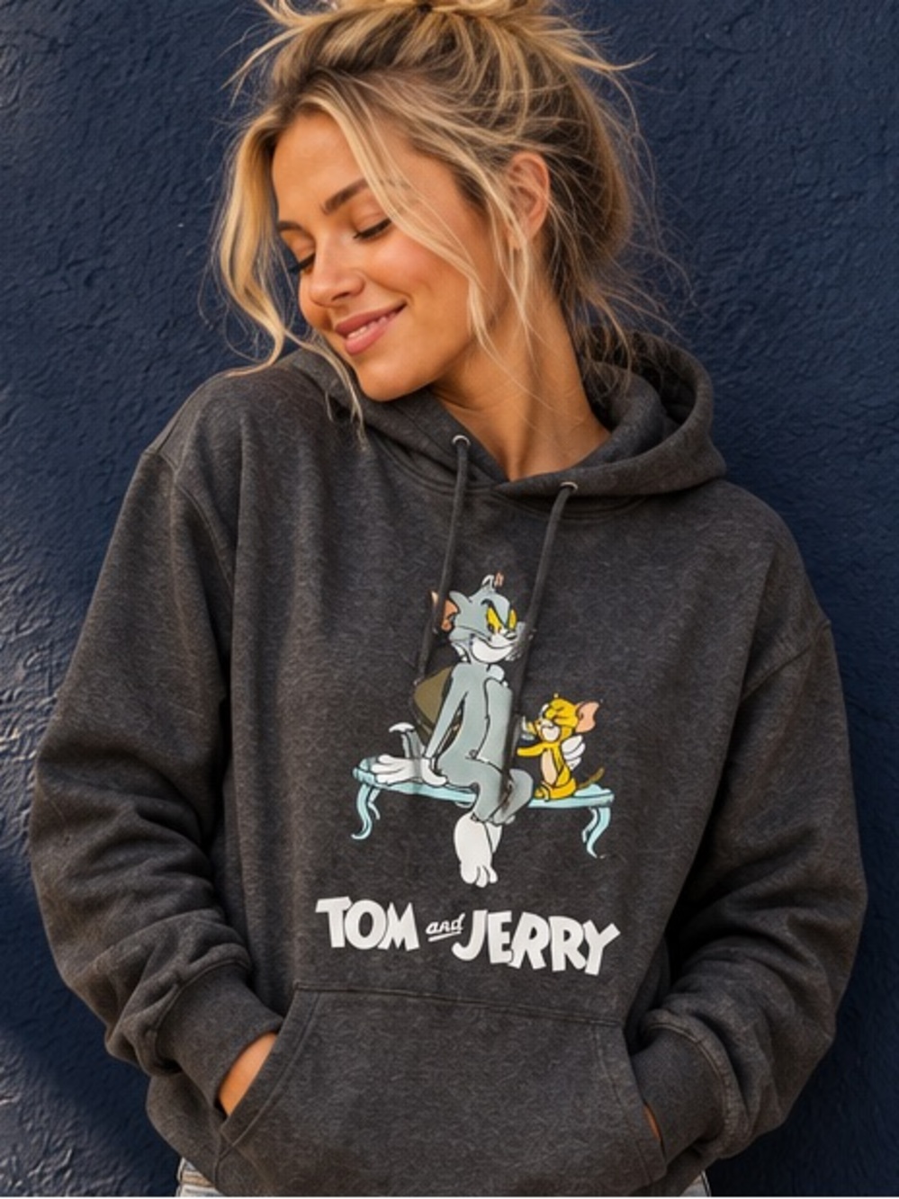 Tom & Jerry Graphic Hoodie Small Charcoal Gray Cartoon Pullover Sweatshirt